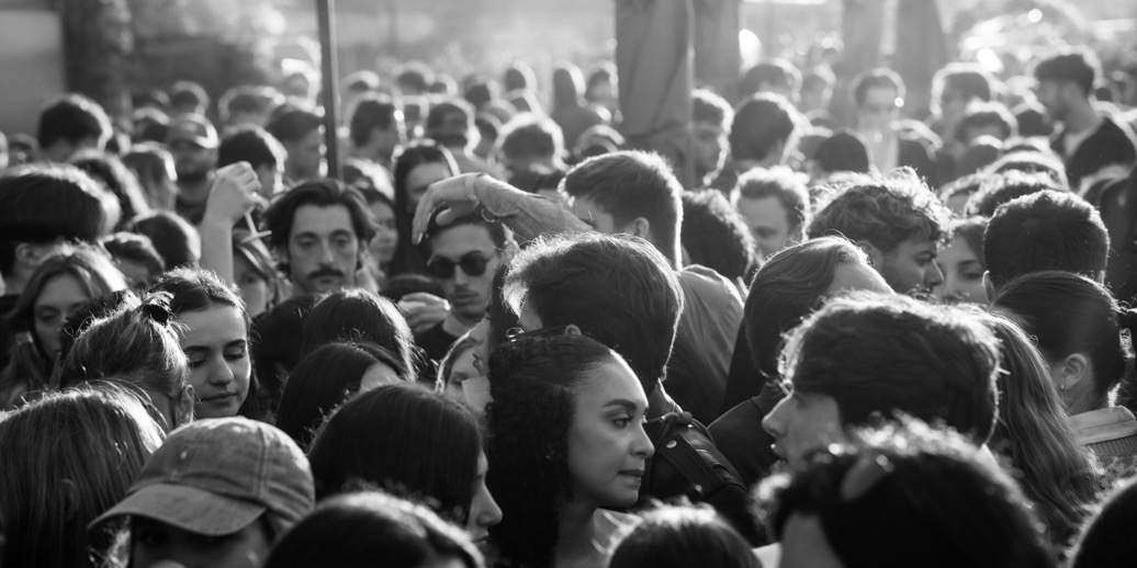 Yardım Eli | Serbest Çığrışım